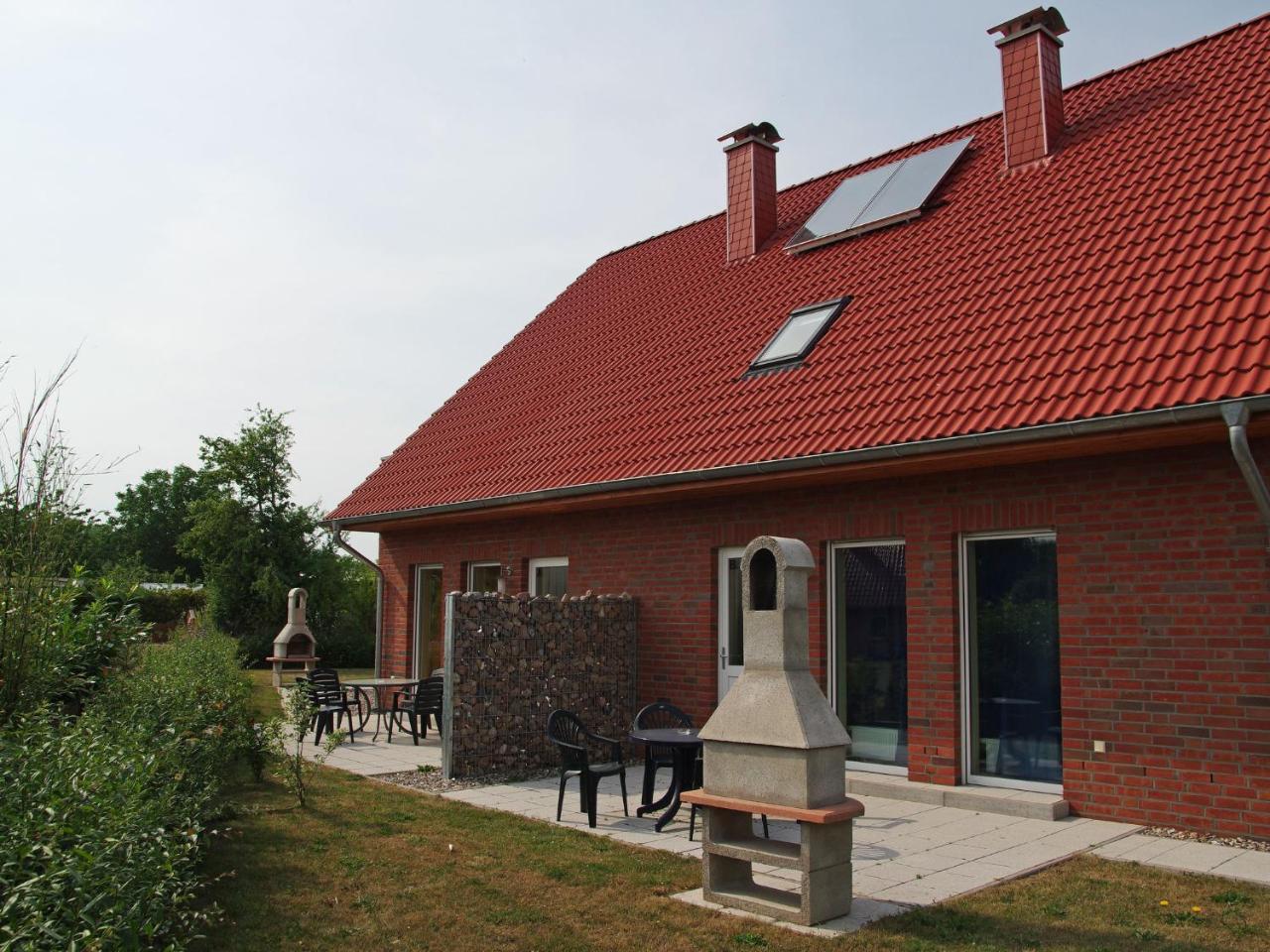 5-Bedroom Holiday Home In Zierow With Garden Εξωτερικό φωτογραφία